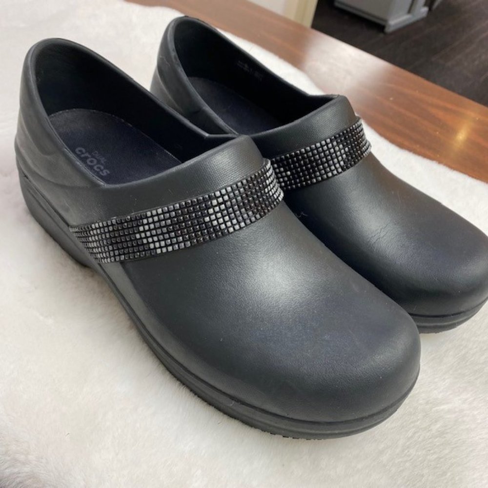 LIKE NEW Crocs Felicity Dual Comfort Non-Slip Nurse Work Clogs, size 10